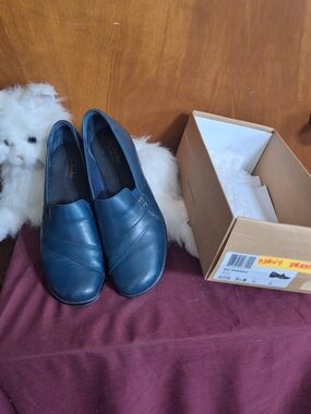 Clarks Women's Navy Leather Slip-On Dress Loafers